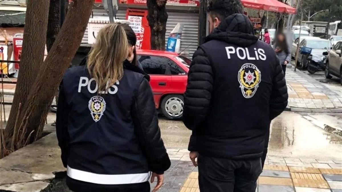 Çatal Kaşık Dahi Çalan Hırsızlar Yakalandı!
