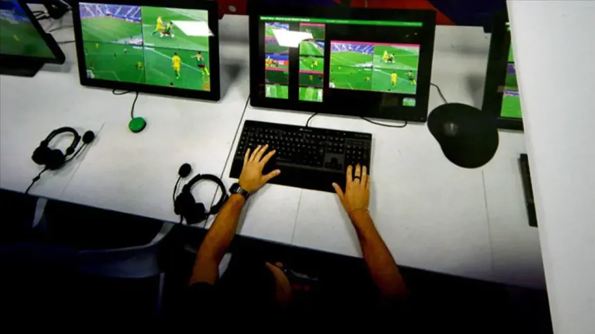 VAR odasına gizlice girdi, hakemlerle gizli kod oluşturdu ve her şey ortaya çıktı