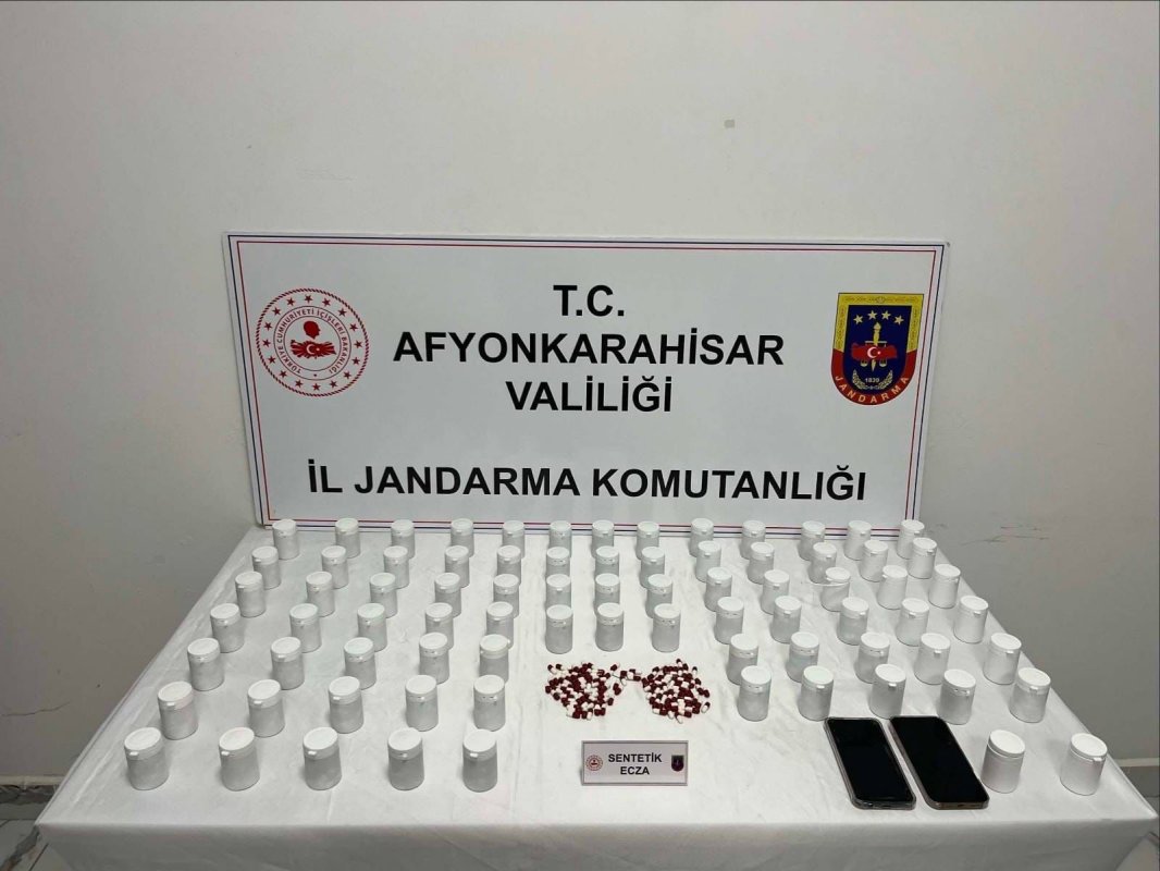 Afyon’da uyuşturucu operasyonu: 4 bin 266 sentetik hap ele geçirildi