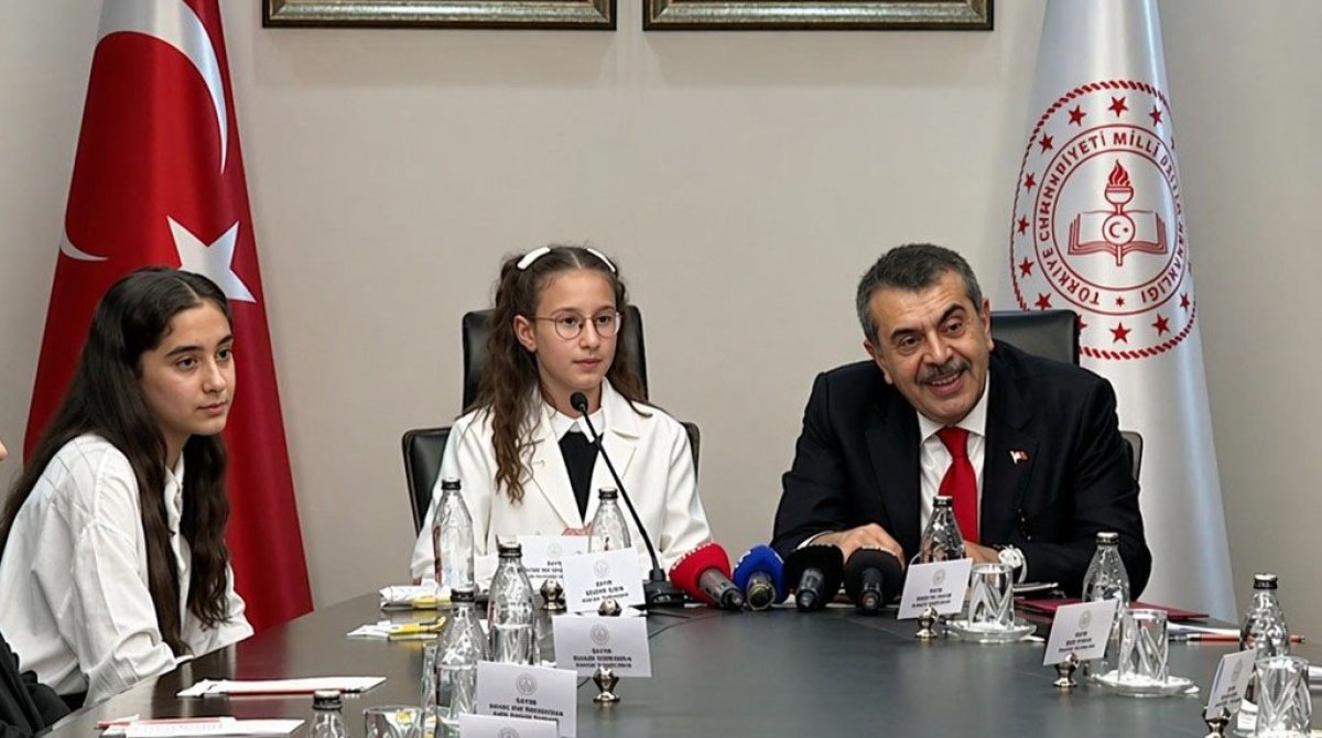 KOLTUKLAR MİNİKLERDE